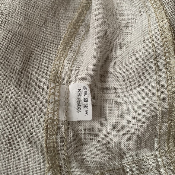 Nice jacket, European brand, 3/4 sleeve length , pockets closed with buttons - Picture 4 of 4